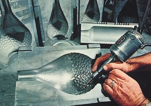 Hand crafting bottle glass mold